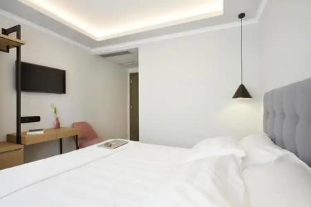 The Artist Athens - 150