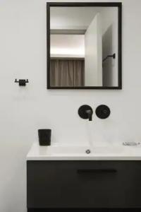 The Artist Athens - 13