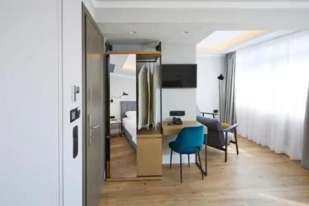 The Artist Athens - 222