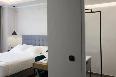 The Artist Athens - 117