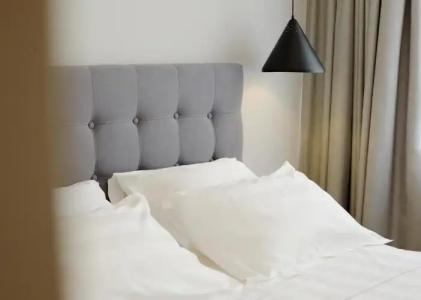 The Artist Athens - 151