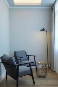 The Artist Athens - 198