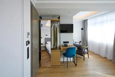 The Artist Athens - 230