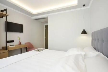 The Artist Athens - 96