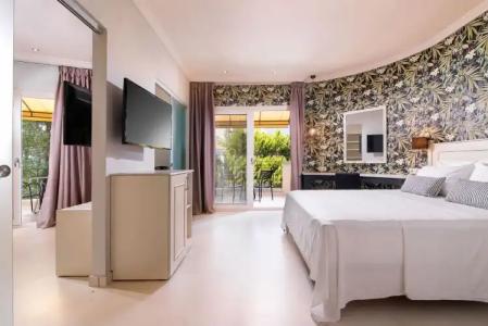 Neikos Mediterraneo Luxury Suites - 63