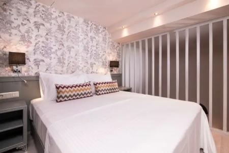 Neikos Mediterraneo Luxury Suites - 46