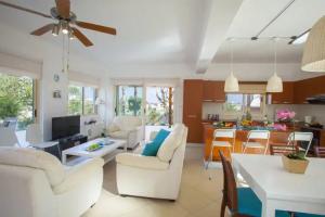 Villa Crystal Sea “with Jacuzzi Hot Tub” Protaras Villa 117