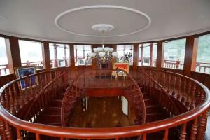 Отель «Emperor Cruises Ha Long», Халонг