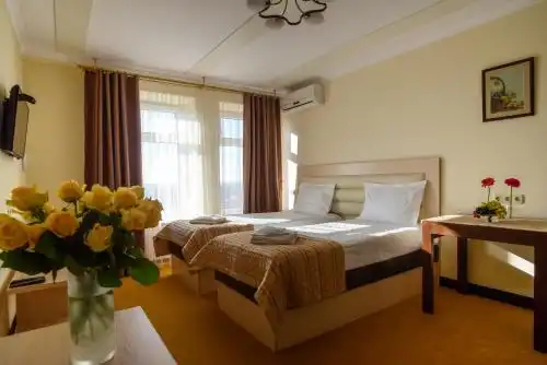 Aparton Klinichna st. (1st entrance) - 19