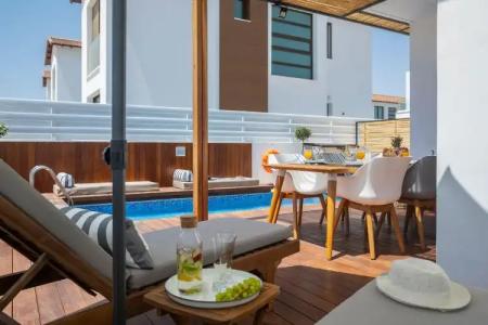 Chris Le Mare Luxury Villa - 61