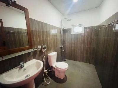 Green Hut & Restaurant. - 6