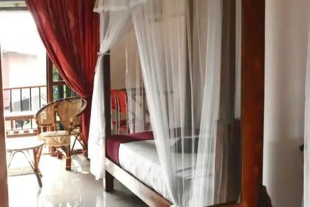 Green Hut & Restaurant. - 41