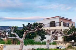 Trouzini Villa 2, Пейя