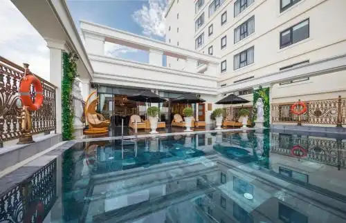Monarque Danang - 4