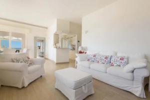 L'Attico di Alessia by BarbarHouse, Маруджо