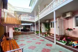 Апарт-отель «Pink house (Розовый дом)»