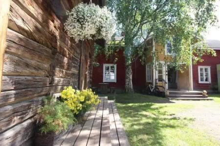 LAURI Historical Log House Manor - 2