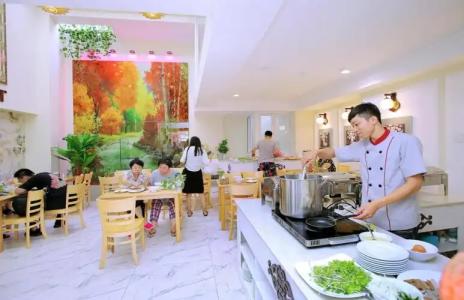 Thang Bom Boutique - 15