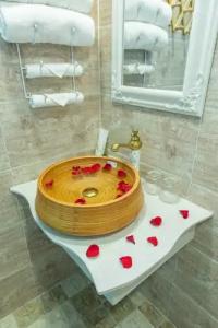 Thang Bom Boutique - 36