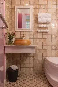 Thang Bom Boutique - 24