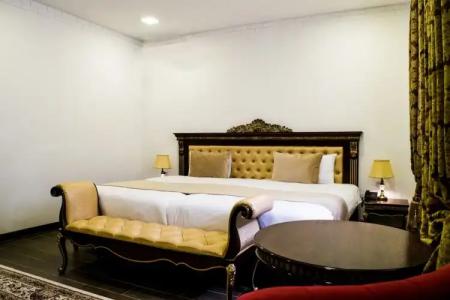 Botanic Boutique - 6