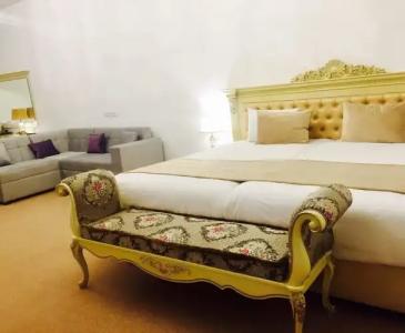 Botanic Boutique - 2