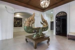 Отель «Jolly Suites & Spa Thapra»