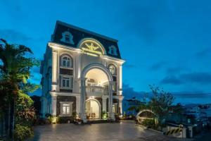 Minh Chien Hotel, Далат