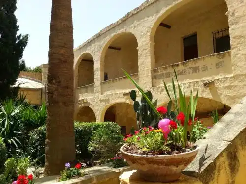 Garden House - 9