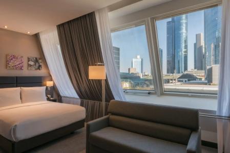 Hilton Garden Inn Frankfurt City Centre - 5