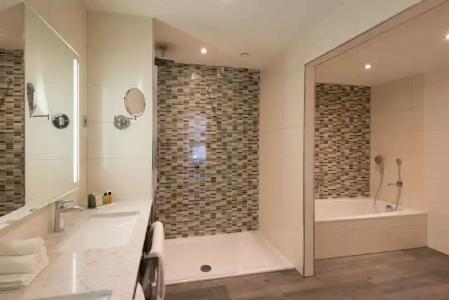 Hilton Garden Inn Frankfurt City Centre - 8