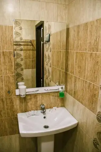 Holiday House Mini - 24