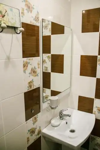 Holiday House Mini - 18