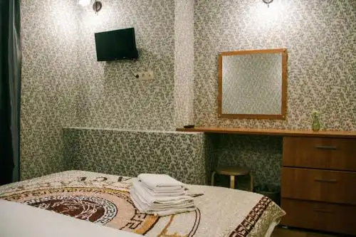 Holiday House Mini - 20