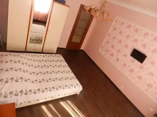 на Никулина, 41 - 5