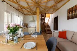 Шале «GOOD DAYS Shale Resort 4 км до Буковеля», Яблоница