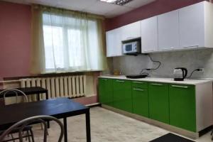 У реки