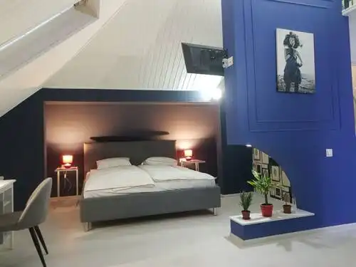 7HOUSE - 14