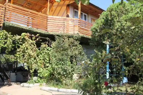 Takmak House - 0