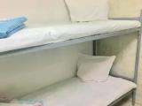 Кровать в общем 6-местном номере для мужчин и женщин