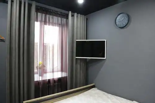 Black - 100