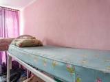 Кровать в общем номере для женщин 