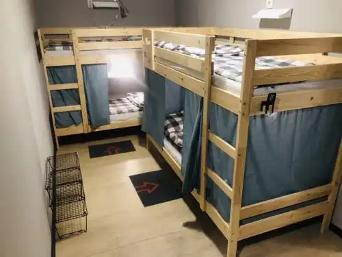 CASH/BACK HOSTEL - 25