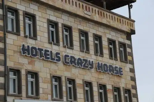 s crazy horse - 0