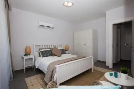 Truemars & Suites - 140