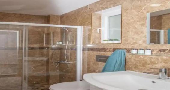 Truemars & Suites - 63