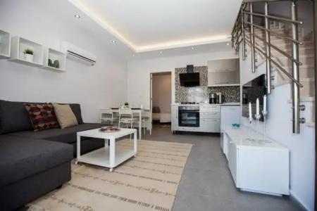 Truemars & Suites - 91