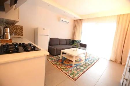 Truemars & Suites - 72