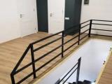 Односпальная кровать в общем номере для мужчин и женщин