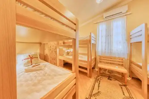 Vincent Hostel byier - 35
